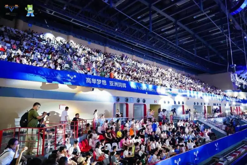 31金+4项世界纪录 “中国力量”闪耀举重亚锦赛 31金+4项世界纪录 “中国力量”闪耀举重亚锦赛