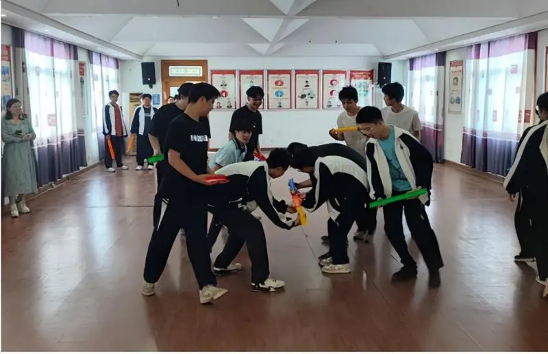 湘潭市第十一中学高三团体心理辅导活动——师生互动释压力 轻装上阵迎高考 湘潭市第十一中学高三团体心理辅导活动——师生互动释压力 轻装上阵迎高考