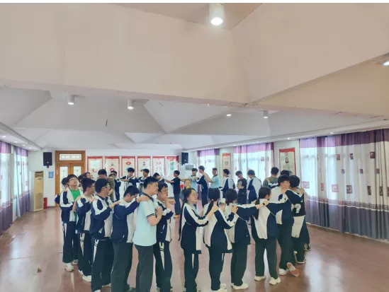 湘潭市第十一中学高三团体心理辅导活动——师生互动释压力 轻装上阵迎高考 湘潭市第十一中学高三团体心理辅导活动——师生互动释压力 轻装上阵迎高考