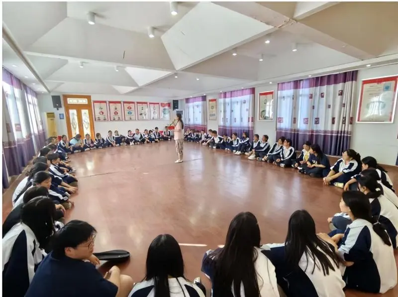 湘潭市第十一中学高三团体心理辅导活动——师生互动释压力 轻装上阵迎高考 湘潭市第十一中学高三团体心理辅导活动——师生互动释压力 轻装上阵迎高考