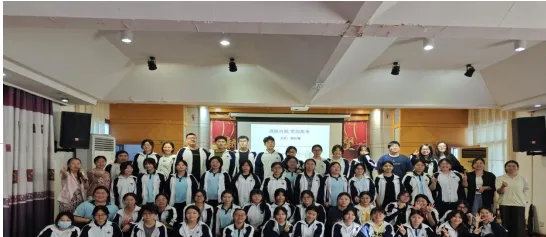 湘潭市第十一中学高三团体心理辅导活动——师生互动释压力 轻装上阵迎高考 湘潭市第十一中学高三团体心理辅导活动——师生互动释压力 轻装上阵迎高考