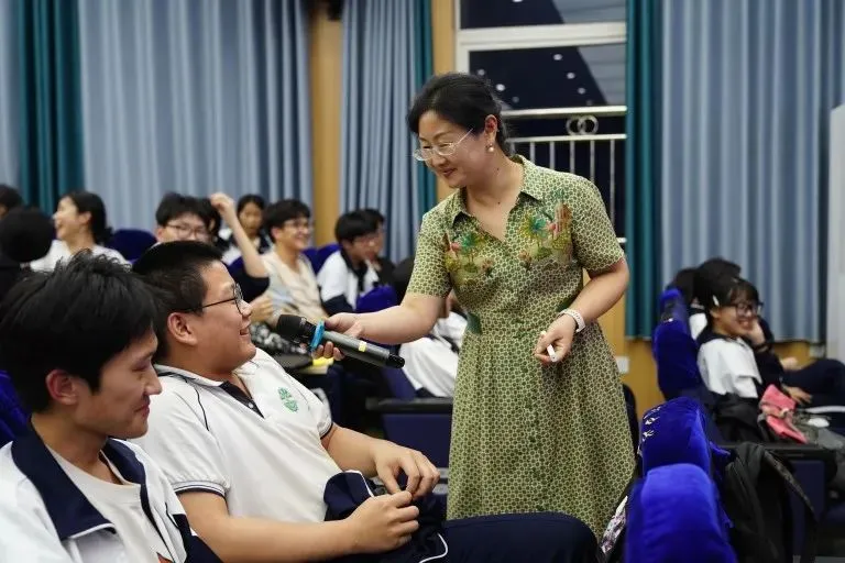 身心赋能强心智 科学护航助高考 ——湘机中学举行高三学生身心赋能心理健康教育活动