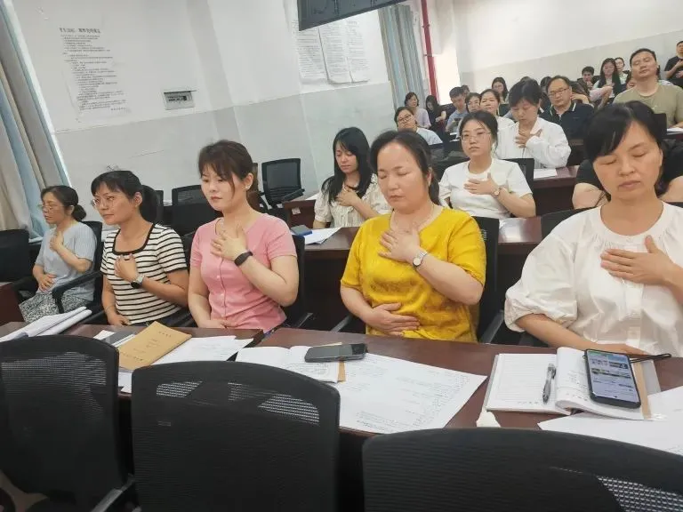 全员心育 共护成长 一一湘机中学举办第七届心理健康节之班主任心理健康培训活动 全员心育 共护成长 一一湘机中学举办第七届心理健康节之班主任心理健康培训活动