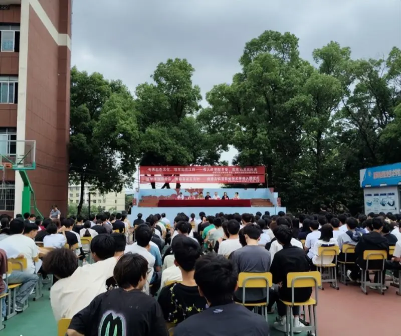 “传承红色文化 培育红色工匠 “传承红色文化 培育红色工匠