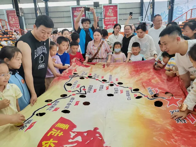 童心筑梦惠景家园 湘潭市中心医院亲子运动会绘就家庭文明新图景