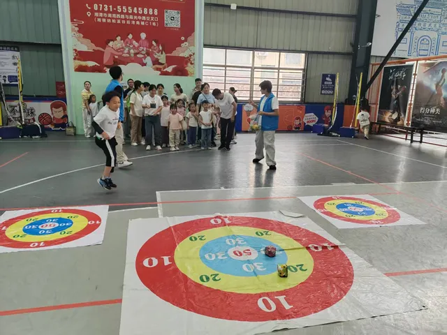 童心筑梦惠景家园 湘潭市中心医院亲子运动会绘就家庭文明新图景