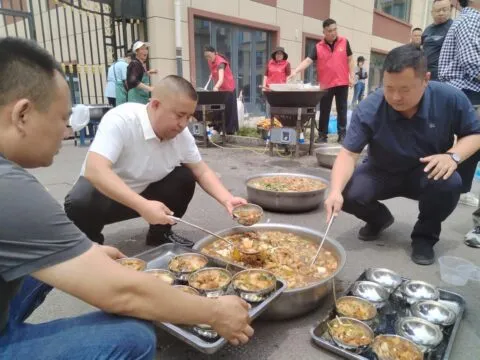 河北磁县：浓情端午 尽情放“粽”