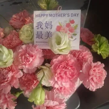 禄丰市官洼小学庆祝六一儿童节 亲子 “三个一” 活动以拥抱传递爱 禄丰市官洼小学庆祝六一儿童节 亲子 “三个一” 活动以拥抱传递爱