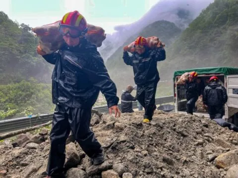 与独龙族人民一起抗洪救灾 ——贡山县独龙江乡暴雨洪涝灾害消防救援二三事 与独龙族人民一起抗洪救灾 ——贡山县独龙江乡暴雨洪涝灾害消防救援二三事