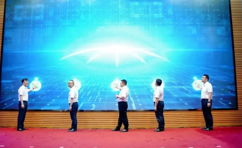 “人人讲安全 个个会应急——查找身边安全隐患” 2025年湘潭市建筑施工“安全生产月”活动正式启动 “人人讲安全 个个会应急——查找身边安全隐患” 2025年湘潭市建筑施工“安全生产月”活动正式启动