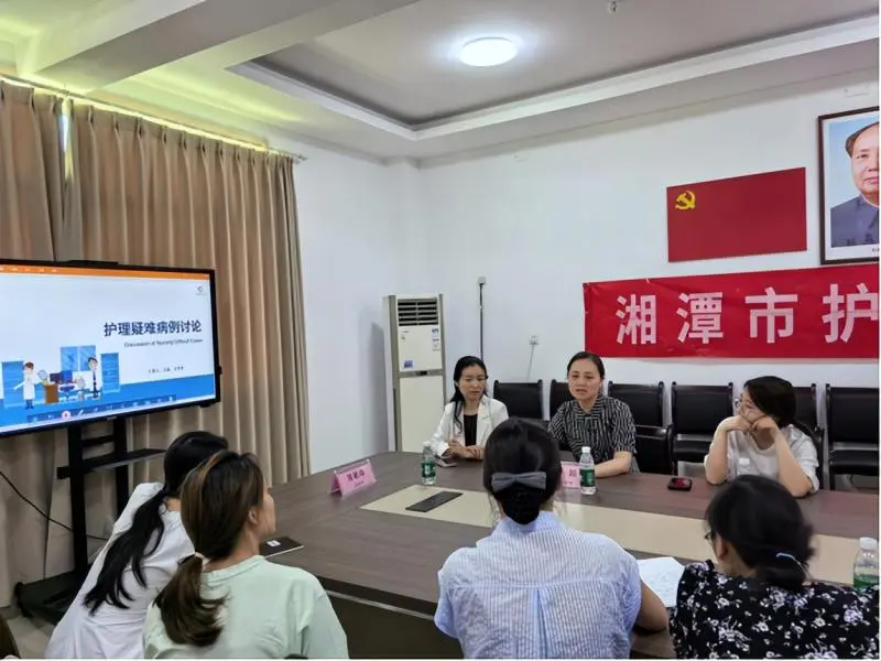 湘潭市中心医院“双心”行动进韶山:专家下沉赋能基层,医护患共筑健康防线 湘潭市中心医院“双心”行动进韶山:专家下沉赋能基层,医护患共筑健康防线
