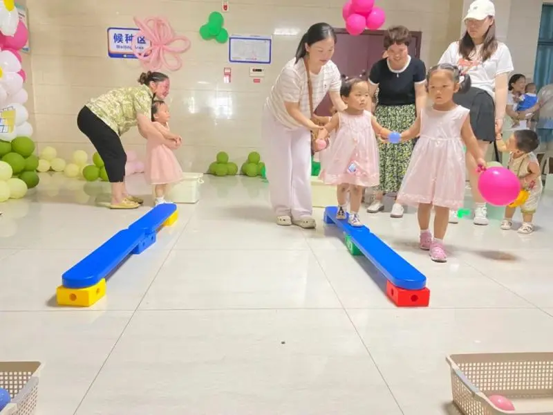 四载耕耘,童心相伴 我院儿童早期教育中心举办四周年庆典活动 四载耕耘,童心相伴 我院儿童早期教育中心举办四周年庆典活动