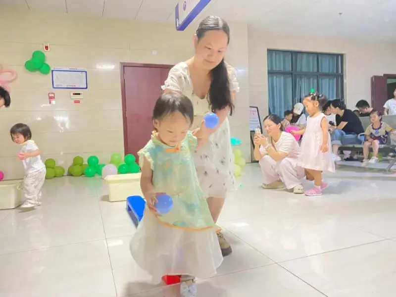 四载耕耘,童心相伴 我院儿童早期教育中心举办四周年庆典活动 四载耕耘,童心相伴 我院儿童早期教育中心举办四周年庆典活动