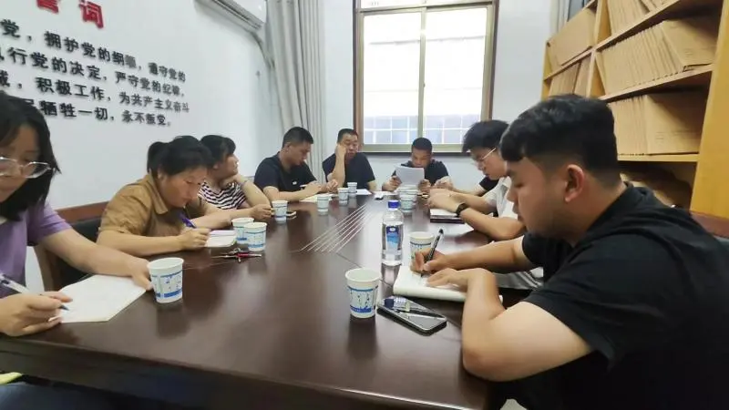 雨湖区交通运输局召开汛期铁路沿线安全隐患排查会议