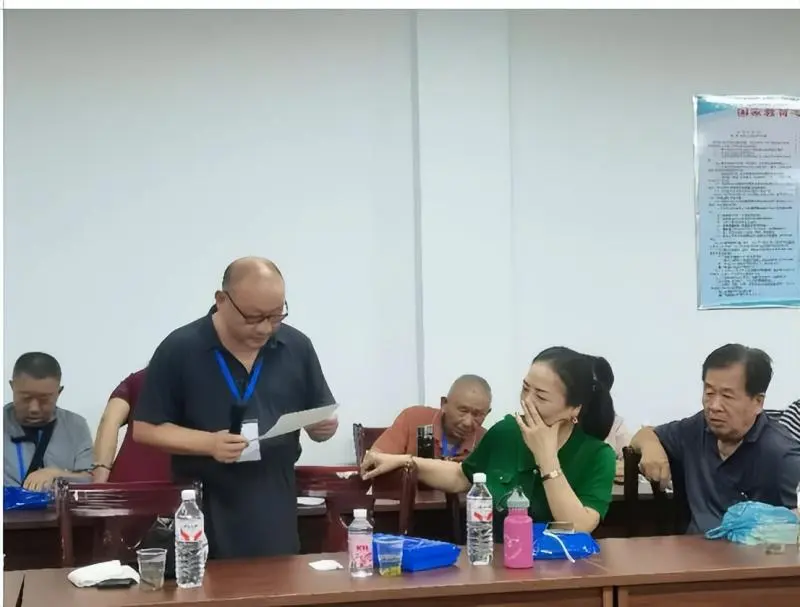 惠泽后学 校友情深 -----谭元亨教授回湘潭市二中母校捐赠著作 惠泽后学 校友情深 -----谭元亨教授回湘潭市二中母校捐赠著作