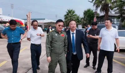 禄丰低空经济起飞 13架无人机腾空引燃梦想——云南俊松无人机科技.禄丰鹏霖农业双星揭牌 禄丰低空经济起飞 13架无人机腾空引燃梦想——云南俊松无人机科技.禄丰鹏霖农业双星揭牌
