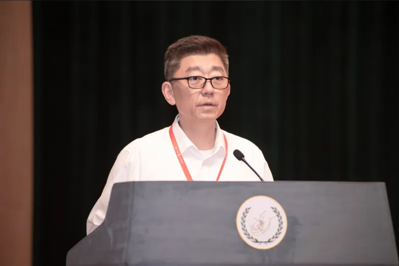 全面对标世界一流，扬子江药业集团召开2025年年中工作会议暨职工代表大会