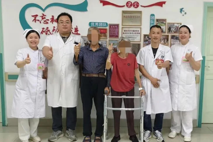 术后首日自由行走，侧卧位DAA微创髋置换术做到了