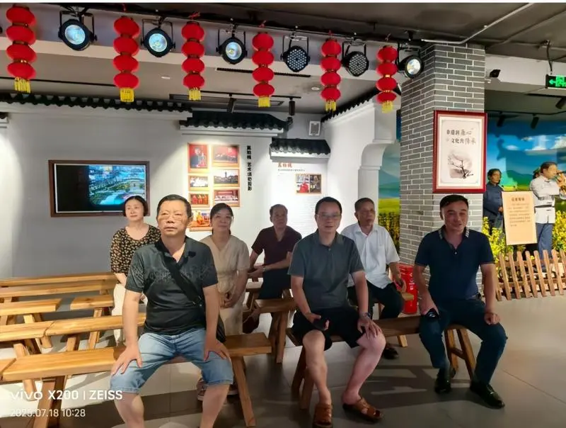 湘潭县文艺评论家协会:组识会员现场感受“非遗” 湘潭县文艺评论家协会:组识会员现场感受“非遗”