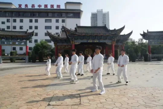 青春志愿行,奉献新时代 ——广州中医药大学服务队赴云南宜良开展“三下乡”社会实践 青春志愿行,奉献新时代 ——广州中医药大学服务队赴云南宜良开展“三下乡”社会实践