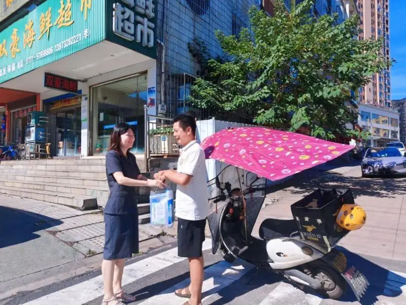 工会送清凉 防暑保安康——湘潭县人民法院工会开展2025年度夏送清凉活动 工会送清凉 防暑保安康——湘潭县人民法院工会开展2025年度夏送清凉活动