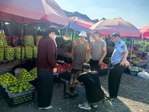 一抹市监“蓝”,守护昭通避暑游客“清凉一夏” 一抹市监“蓝”,守护昭通避暑游客“清凉一夏”