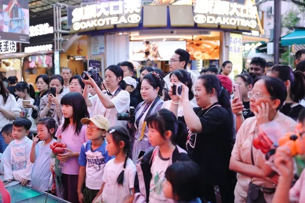 共赴浪漫古风之约五华城市舞台七夕汉服秀圆满落幕