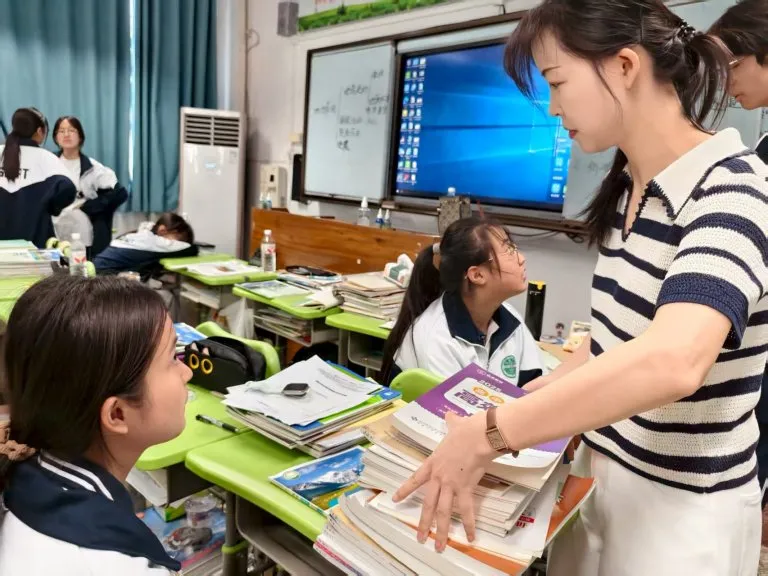 湘机中学迎接湘潭市教育局开学工作专题监督