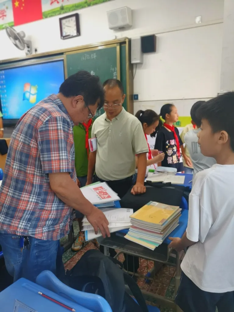湘机中学迎接湘潭市教育局开学工作专题监督