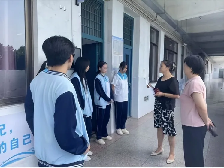 湘潭市第三中学开展2025年秋季规范办学行为暨开学督查 湘潭市第三中学开展2025年秋季规范办学行为暨开学督查