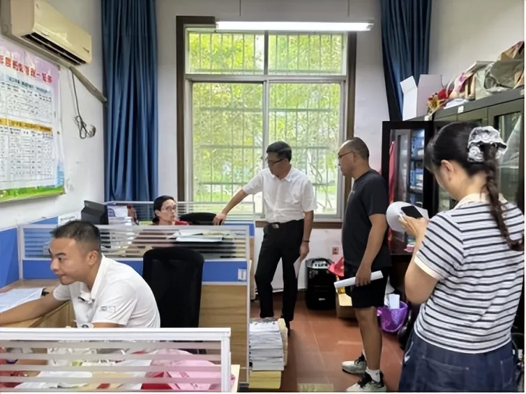 湘潭市第三中学开展2025年秋季规范办学行为暨开学督查 湘潭市第三中学开展2025年秋季规范办学行为暨开学督查
