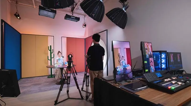 “佳直播”携手爱奇艺打造明星感4K超高清直播间,助力内容电商激活商业价值 “佳直播”携手爱奇艺打造明星感4K超高清直播间,助力内容电商激活商业价值