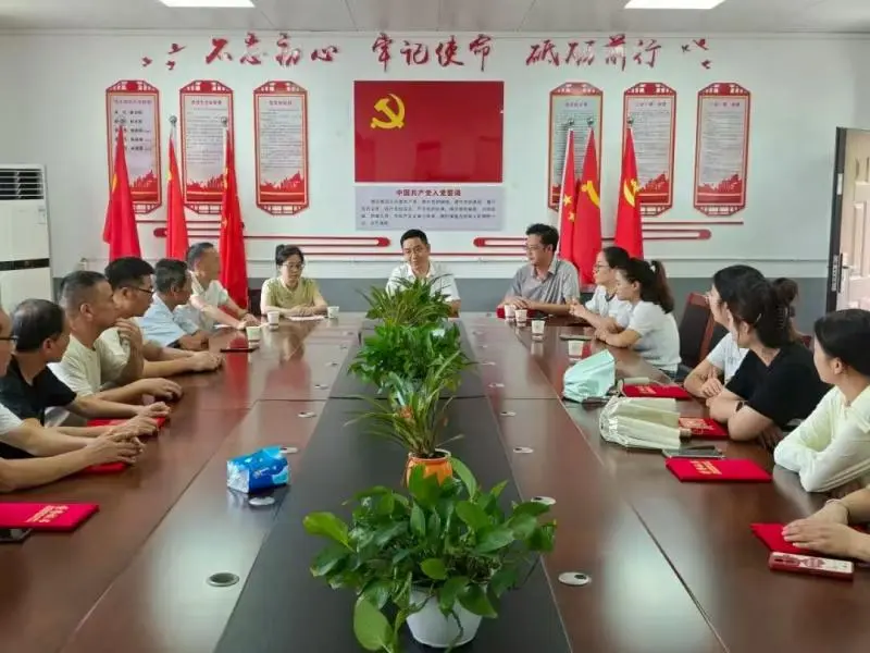 江西玉山县双明镇开展教师节走访慰问活动 江西玉山县双明镇开展教师节走访慰问活动
