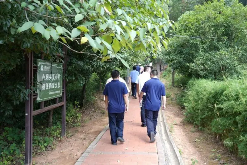 登高望远强体魄,凝心聚力共奋进 | 湘潭县法院工会登山活动圆满举行 登高望远强体魄,凝心聚力共奋进 | 湘潭县法院工会登山活动圆满举行