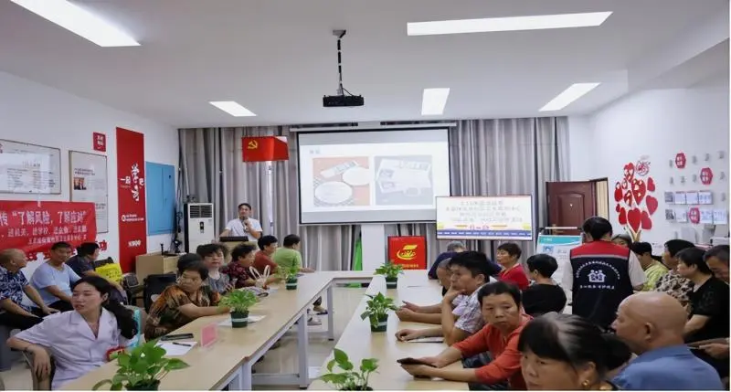 “三减三健”走进社区——湘潭市中心医院开展减盐周宣传活动 “三减三健”走进社区——湘潭市中心医院开展减盐周宣传活动
