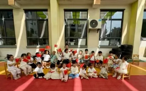 上饶玉山县必姆中心幼儿园开展红色歌曲欢唱暨红色故事宣讲活动