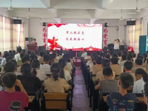 江西玉山县教体系统老科协深入冰溪初级中学开展全国科普月宣传活动