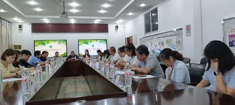 尽“膳”尽美 “食”刻守护 ——湘机中学召开秋季学期膳食委员会会议 尽“膳”尽美 “食”刻守护 ——湘机中学召开秋季学期膳食委员会会议