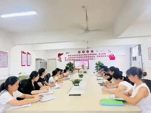 江西玉山县文成中心幼儿园开展推广普通话宣传周活动