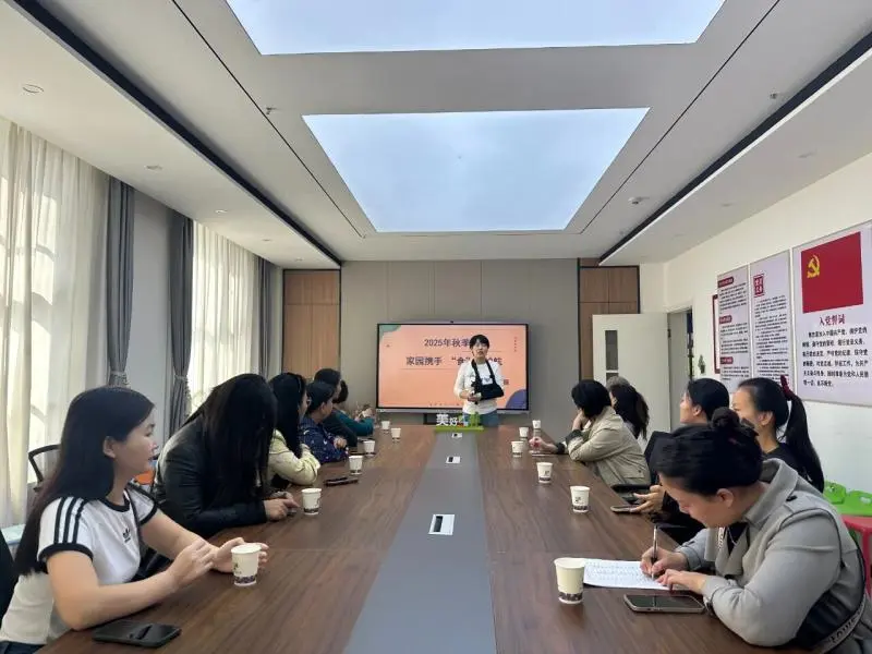 家园携手 “食”力护航——丛台区第四幼儿园膳食委员会活动