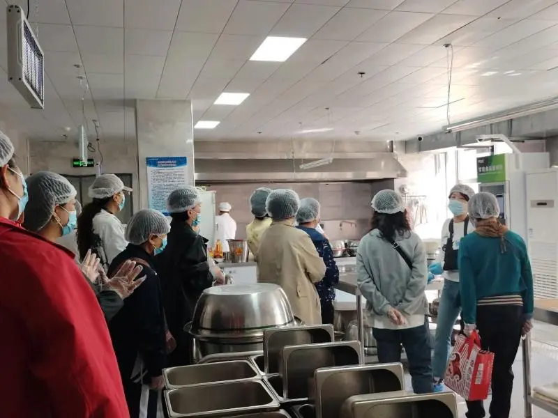 家园携手 “食”力护航——丛台区第四幼儿园膳食委员会活动
