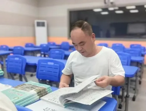 上饶广信区第三小学举行教学常规检查