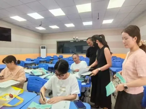 上饶广信区第三小学举行教学常规检查
