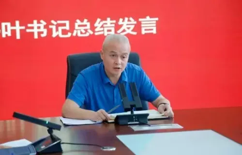 江西上饶广信二中举行“青蓝工程”师徒结对仪式 江西上饶广信二中举行“青蓝工程”师徒结对仪式