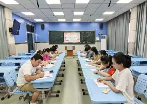 江西玉山县文成中心小学开展英语教研活动 江西玉山县文成中心小学开展英语教研活动