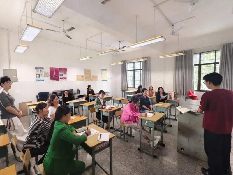 凝心磨课备赛，聚力赋能成长——湘潭市第二中学开展第一期青年教师集中学习活动
