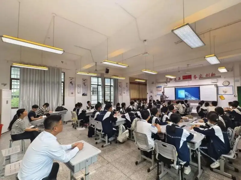 凝心磨课备赛，聚力赋能成长——湘潭市第二中学开展第一期青年教师集中学习活动