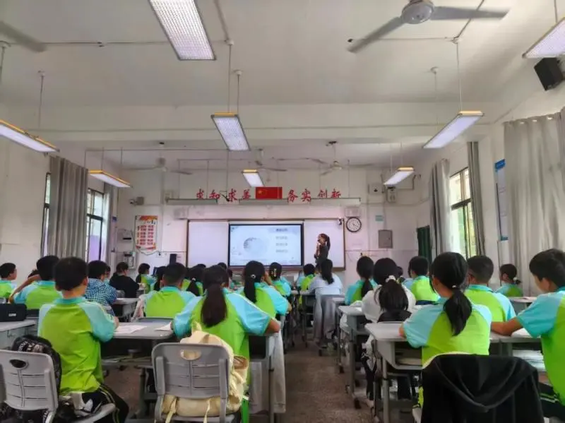 凝心磨课备赛，聚力赋能成长——湘潭市第二中学开展第一期青年教师集中学习活动