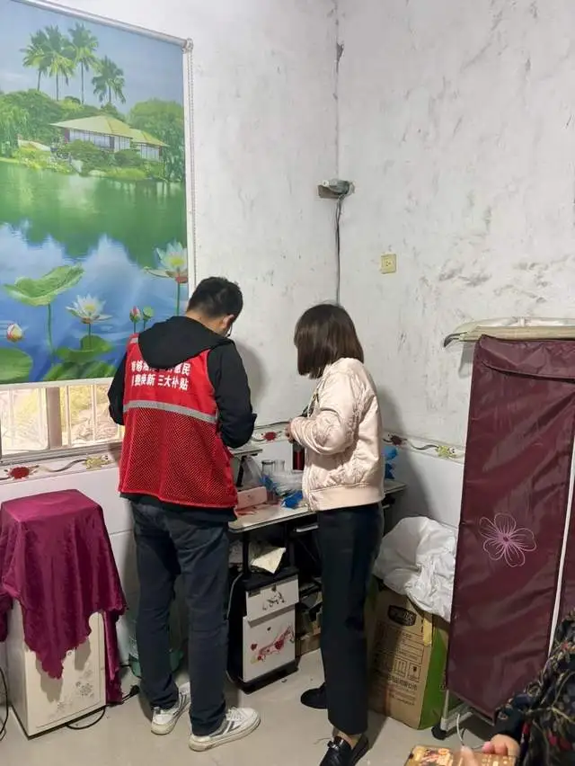 #联通好服务 用心为客户#【联通服务进社区，宽带免费测速暖民心】