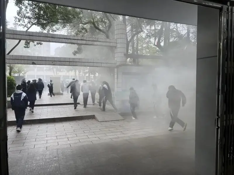 生命至上，预防为主——湘潭市二中常态化开展消防疏散演练